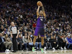 华体会APP-美记：莱尔斯和皇马的合同是1年320万美元 包含NBA跳出条款