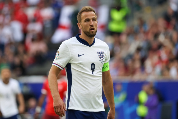 华体会官网-评论员：英格兰每场比赛凯恩都想踢，我能理解&amp;梅西C罗都是如此