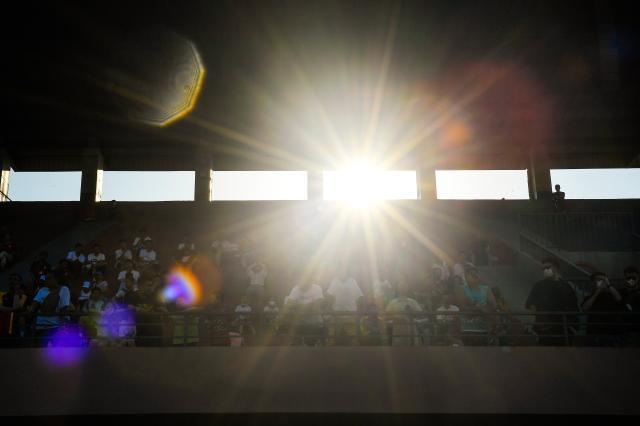 大连河南两场中超开票后一抢而空 防疫要求引争议